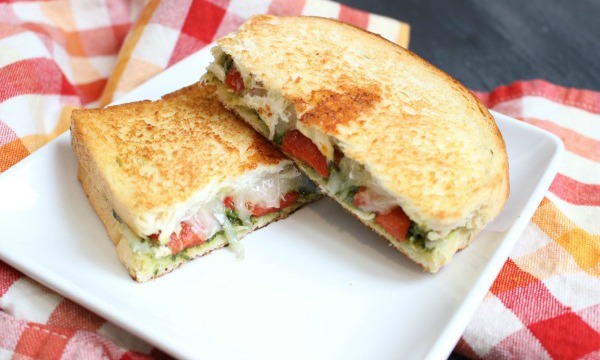 Pesto-Grilled-Cheese